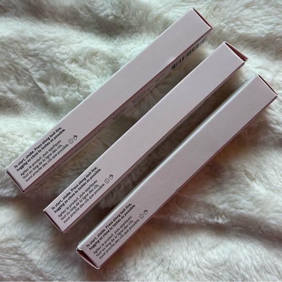 Glossier Pro Tip Brush Point Liquid Eyeliner Black 0.47ml, 3 Pieces - Picture 9 of 11